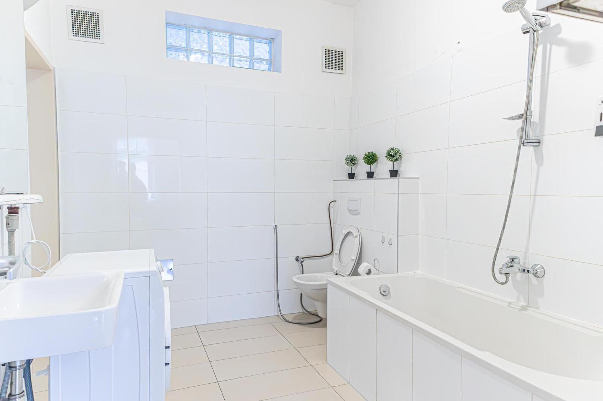 Amazing 2Br City Stay, Wiener Stadthalle Kültér fotó